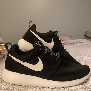 Nike women’s Roshe one shoes